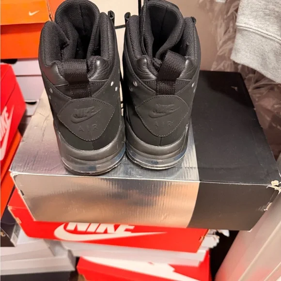 Nike mens Black Sneakers - Picture 5 of 6